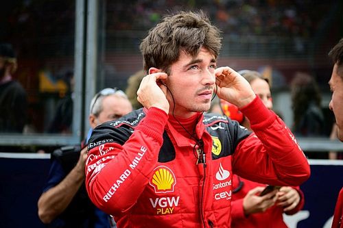 Leclerc: Sainz tomaría la decisión equivocada si dejara Ferrari