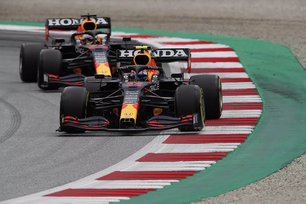 Sergio P&eacute;rez, Red Bull Racing RB16B, Max Verstappen, Red Bull Racing RB16B