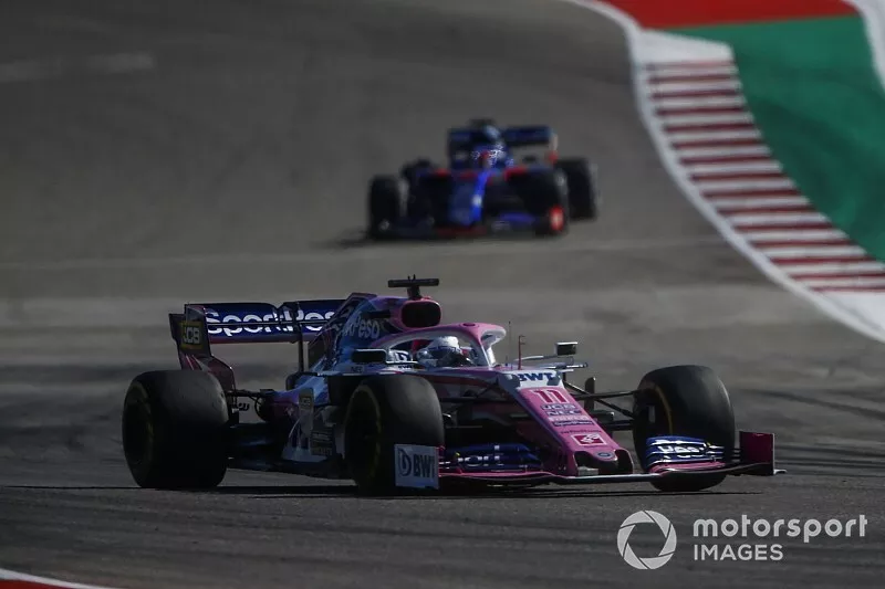 Sergio Perez, Racing Point RP19, devant Daniil Kvyat, Toro Rosso STR14