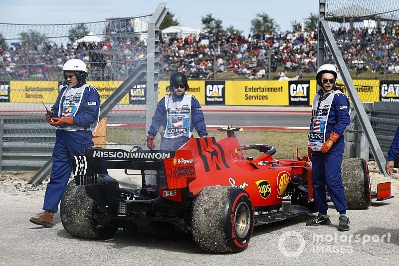 Charles Leclerc, Ferrari SF90, victime d'un probl&egrave;me m&eacute;canique