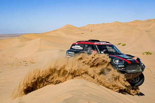 Dakar: de Villiers vence e Terranova assume ponta; Alonso sofre