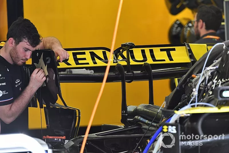 L'aileron arri&egrave;re de la Renault R.S.19