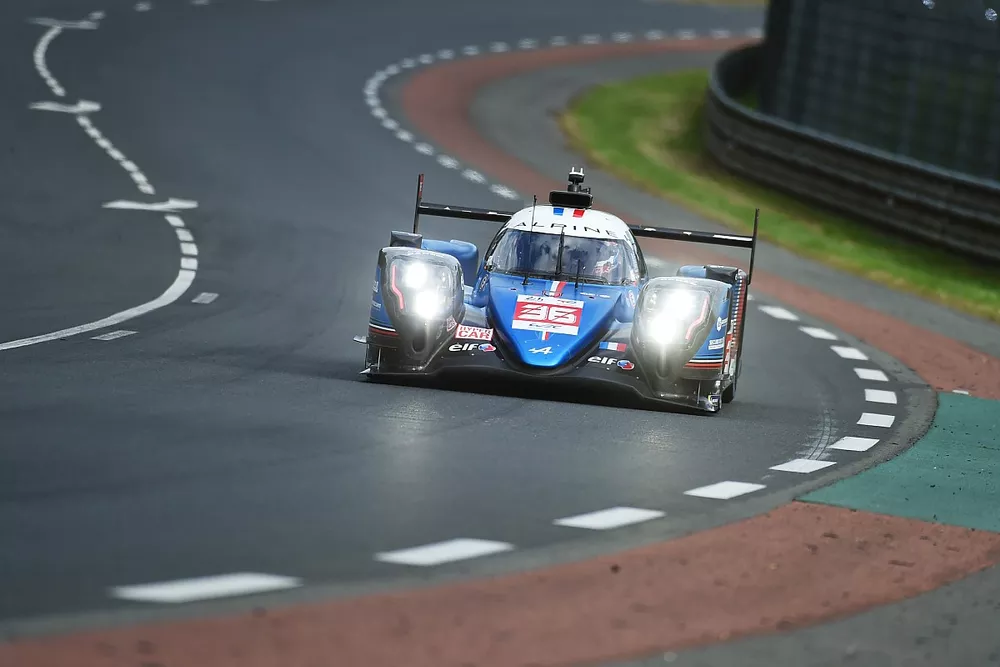 #36 Alpine Elf Team Alpine A480 - Gibson LMP1 of Andre Negrao, Nicolas Lapierre, Matthieu Vaxiviere