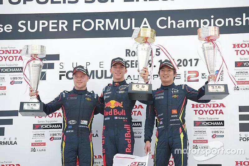 Podium: winner Pierre Gasly, Team Mugen, second place Felix Rosenqvist, Team LeMans, third place Kazuya Oshima, Team LeMans