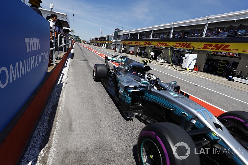 У Mercedes захищають концепцію довгобазної машини Ф1