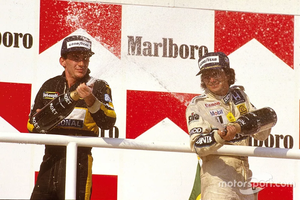 Podio: Ganador de la carrera Nelson Piquet, Williams Honda, segundo lugar Ayrton Senna, Team Lotus