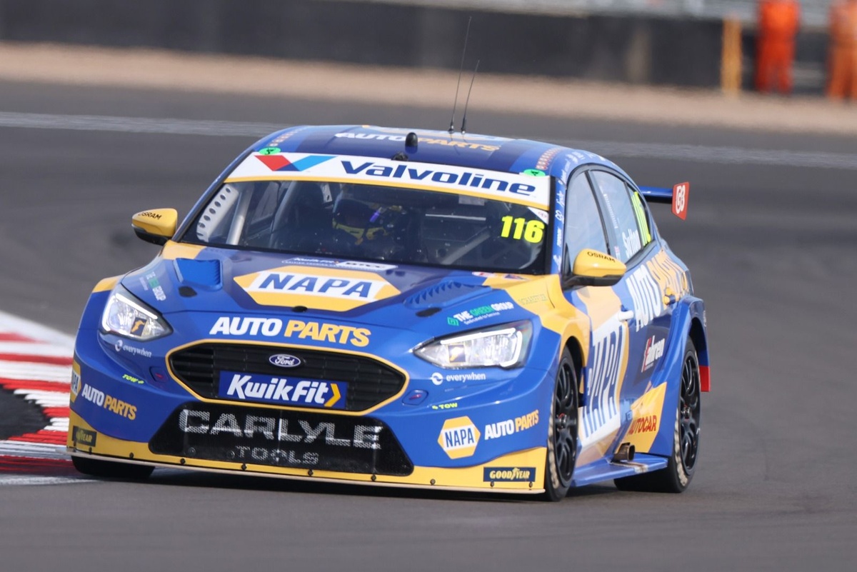 BTCC Silverstone: Record-breaker Sutton wins fifth title in style