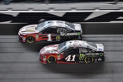 Kurt Busch se irá de Stewart-Haas Racing a finales de temporada