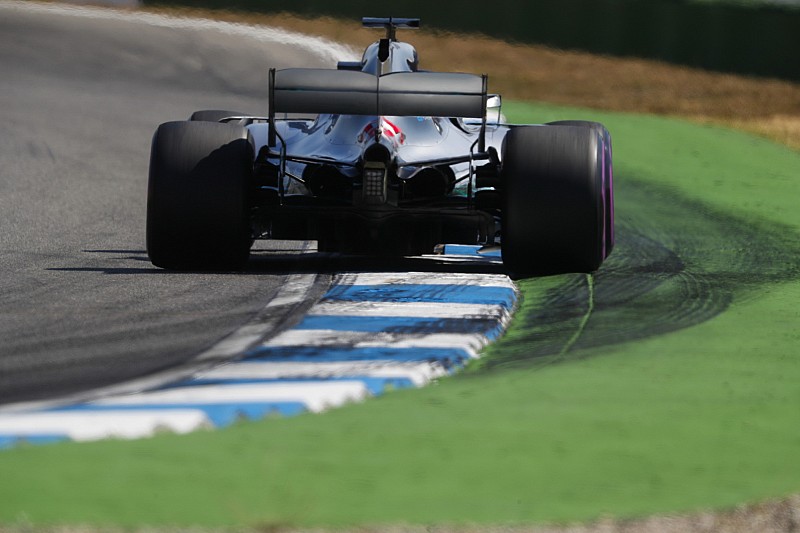 Hamilton studia le partenze