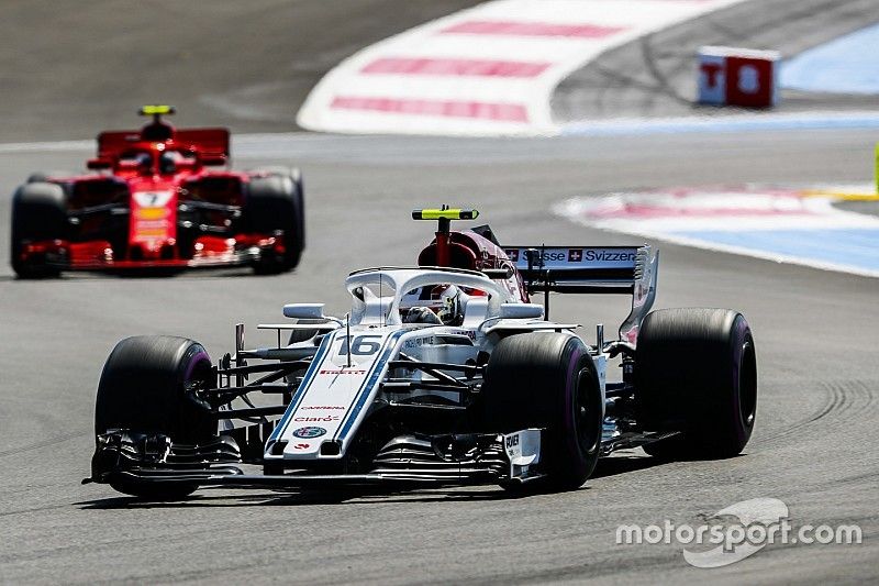 Charles Leclerc, Sauber C37, Kimi Raikkonen, Ferrari SF71H