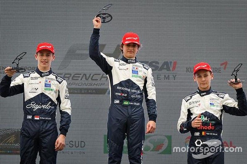 Caio Collet no pódio em Pau