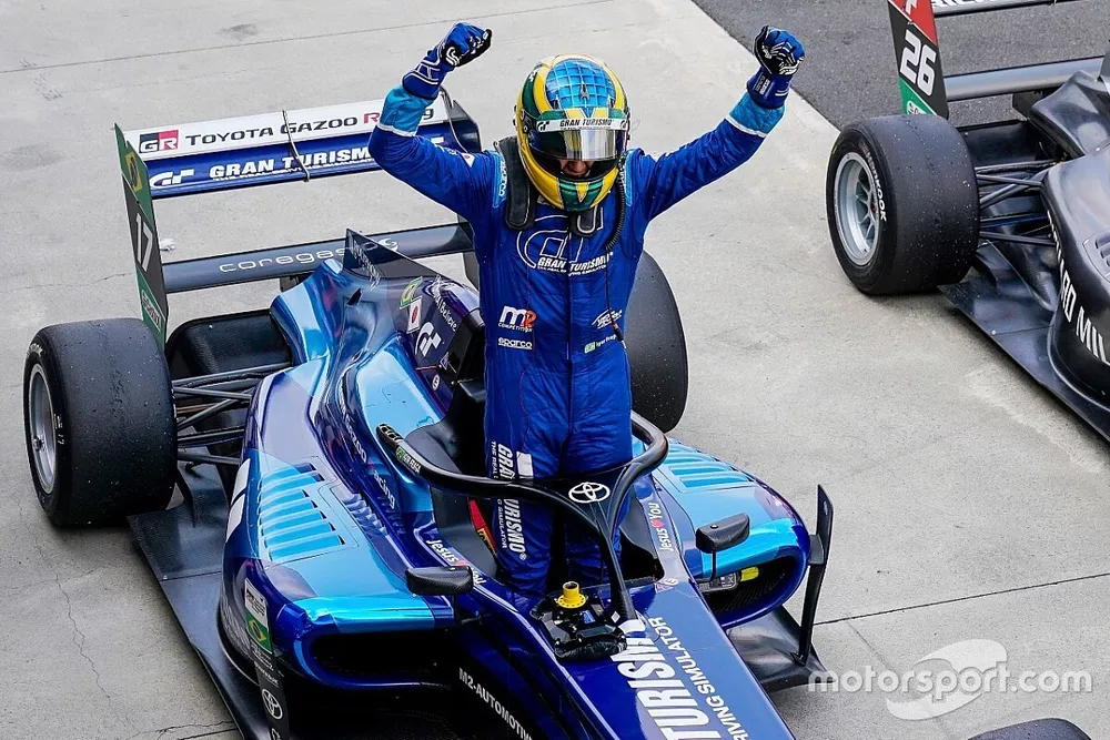 Igor Fraga comemora vitória na corrida 3 da etapa de Hampton Downs da TRS