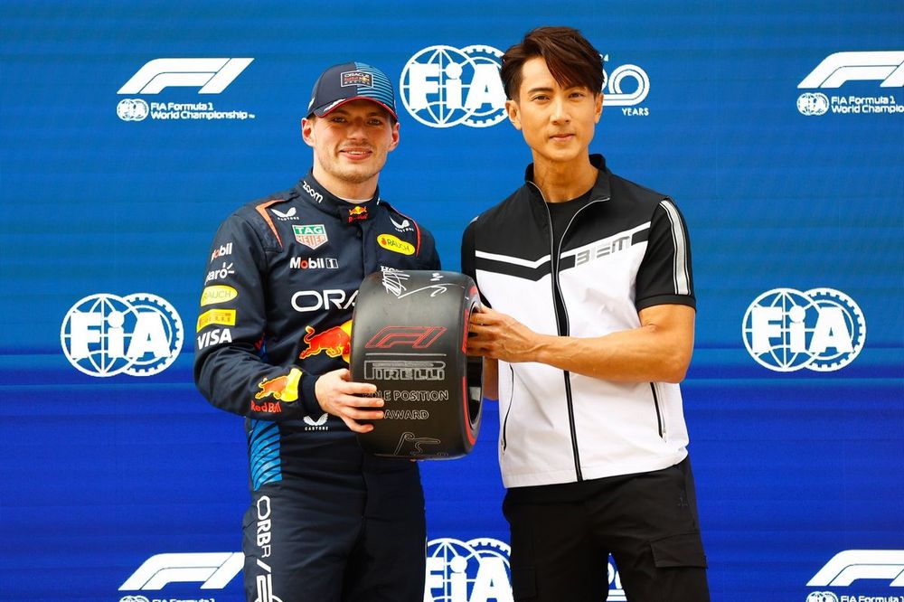 Pole man Max Verstappen, Red Bull Racing, receives his Pirelli Pole Position Award