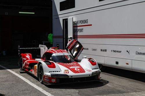 Porsche na dw&oacute;ch frontach