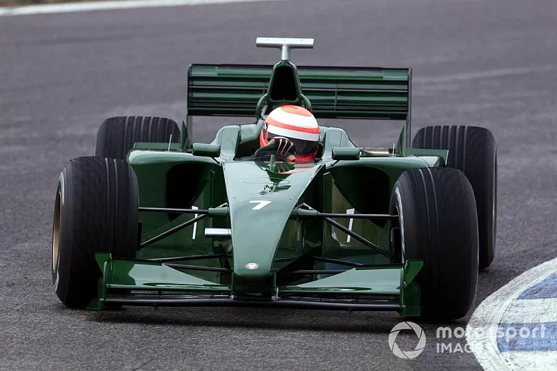 Eddie Irvine, Jaguar R1