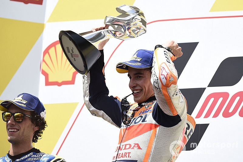 Marquez wint Grand Prix van Maleisië na crash van Rossi