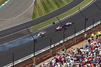 V&iacute;deo: &iexcl;Accidente fuerte entre Rosenqvist y Kirkwood en la Indy 500!
