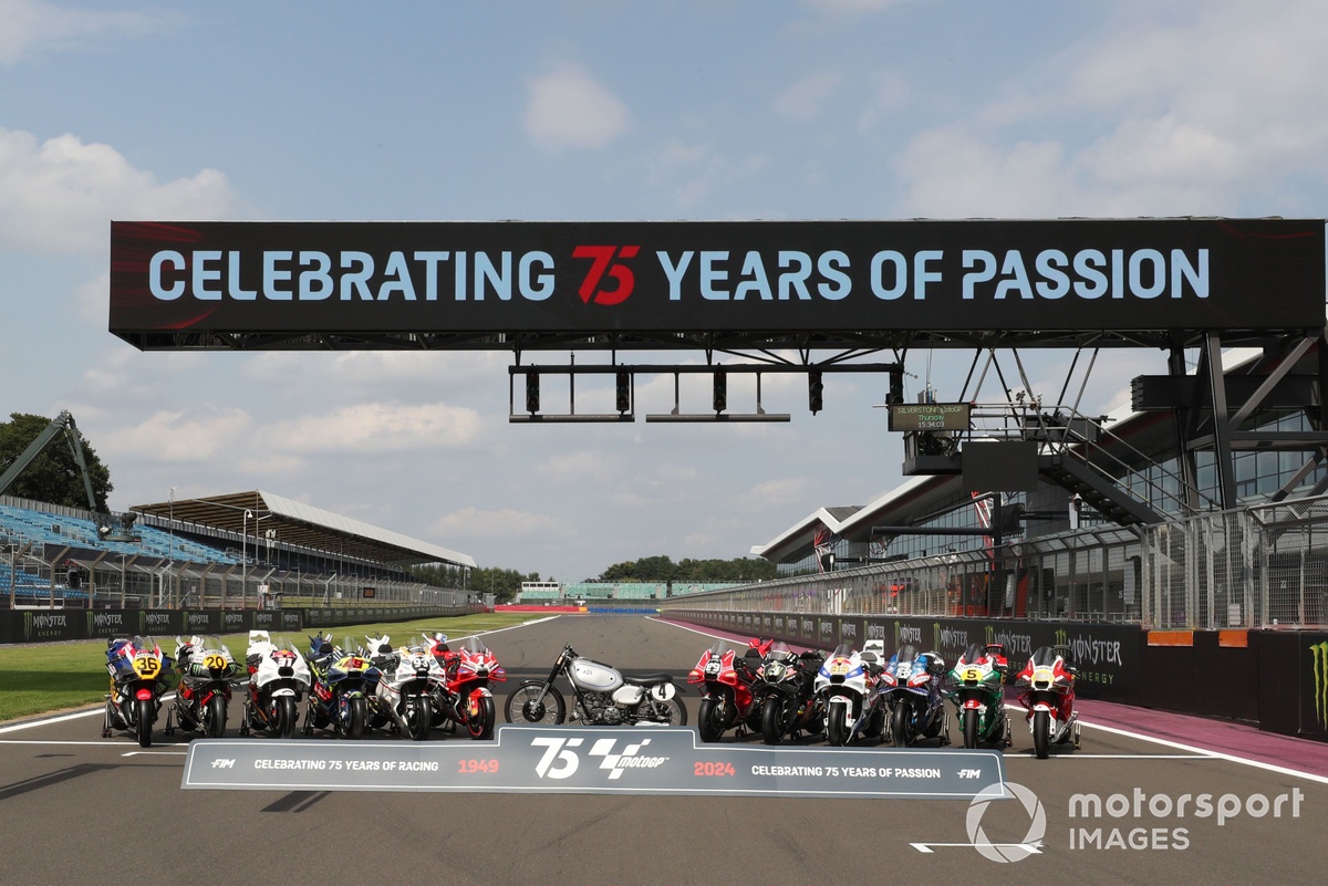 MotoGP、イギリスGPで75周年祝う。全チームがレトロカラーリングに！