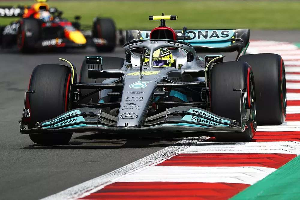 Lewis Hamilton, Mercedes W13
