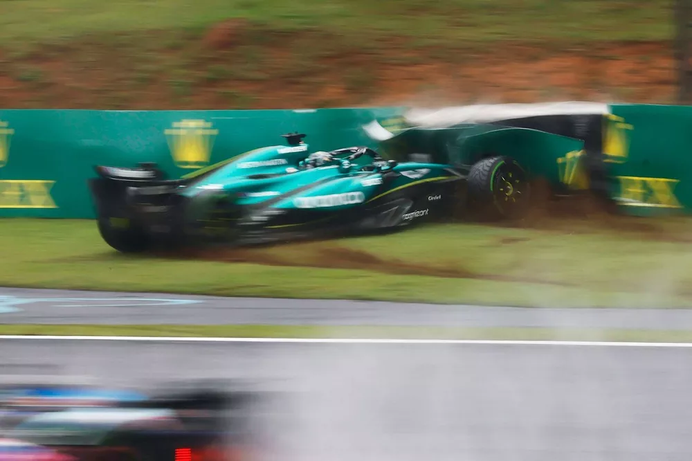 Lance Stroll, Aston Martin AMR24, sort de la piste