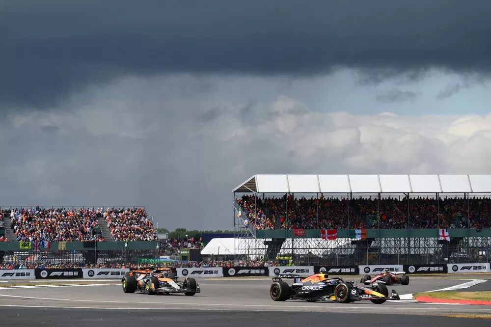 Oscar Piastri, McLaren, Max Verstappen, Red Bull Racing