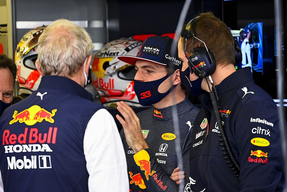 Max Verstappen, Red Bull Racing, con Helmut Marko, asesor de Red Bull Racing