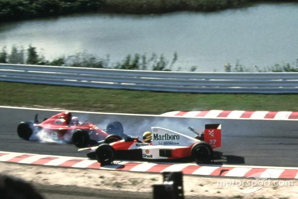 Alain Prost, Ferrari y Ayrton Senna, McLaren chocan en la primera curva