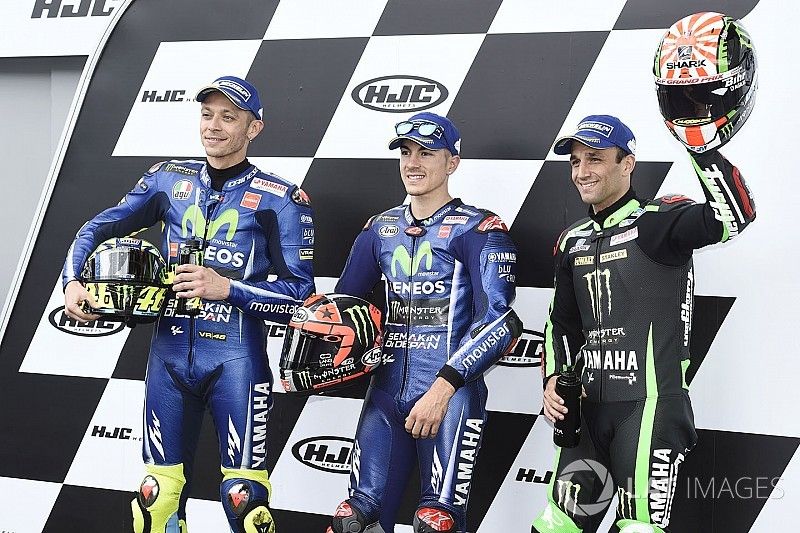 Le top 3 en qualifications : le poleman Maverick Viñales, Yamaha Factory Racing, deuxième place Valentino Rossi, Yamaha Factory Racing, troisième place Johann Zarco, Monster Yamaha Tech 3