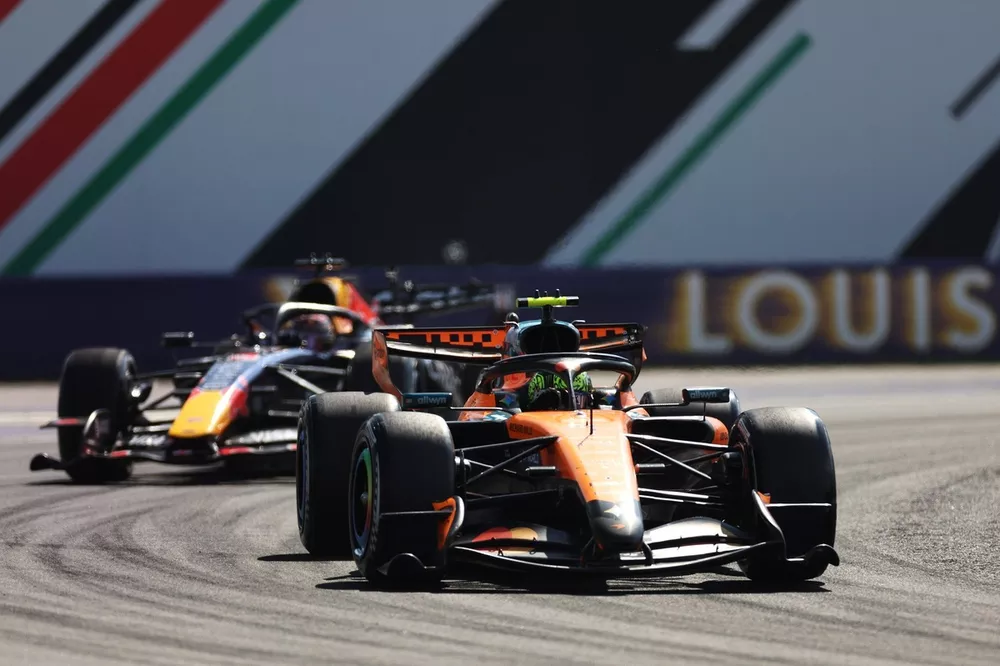 Max Verstappen, Red Bull Racing, Lando Norris, McLaren