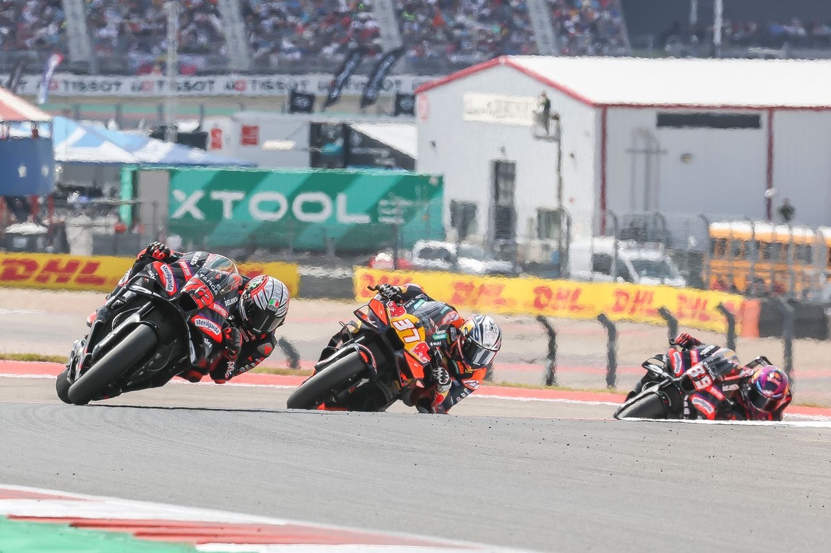 What happened in Bezzecchi and Acosta’s US GP clash?