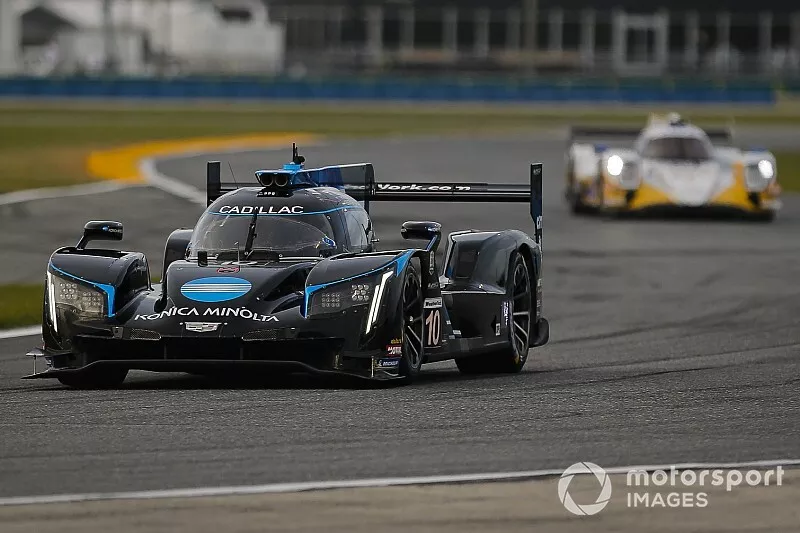 #10 Wayne Taylor Racing Cadillac DPi-V.R. Cadillac DPi, DPi: Renger Van Der Zande, Ryan Briscoe, Scott Dixon, Kamui Kobayashi