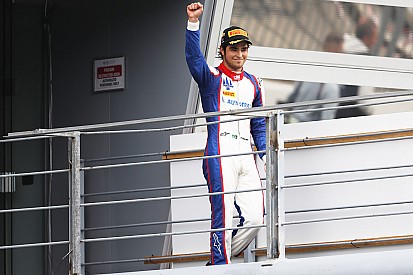 Piquet vence a Alesi en un duelo emocionante