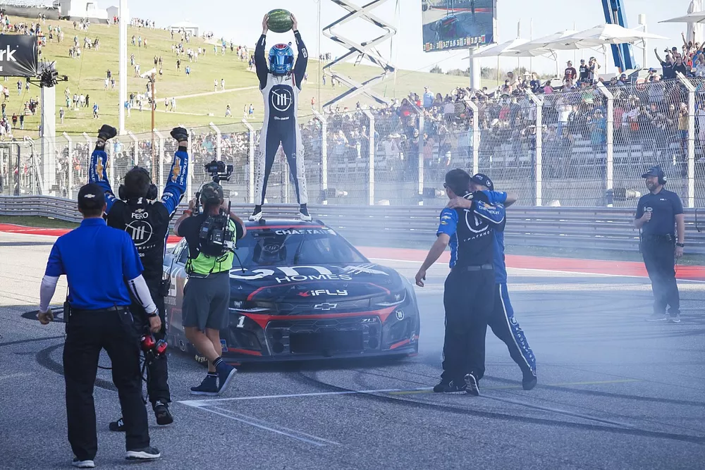Ross Chastain, TrackHouse Racing, ONX Homes / iFly Chevrolet Camaro celebrates his victory