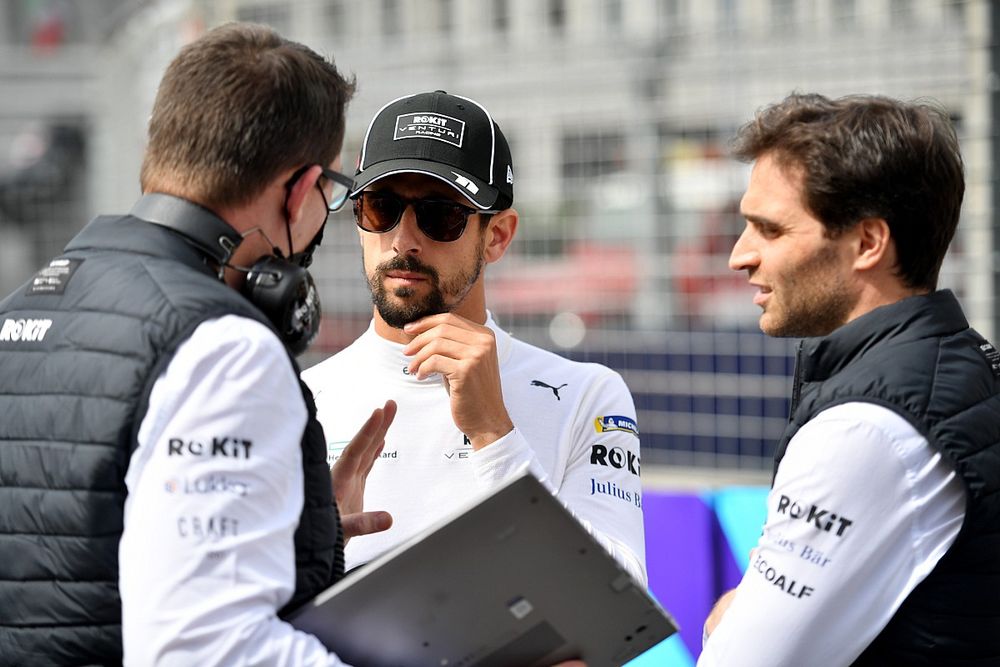 Lucas di Grassi, Venturi Racing, Jerome d'Ambrosio, director del equipo, ROKiT Venturi Racing en la parrilla