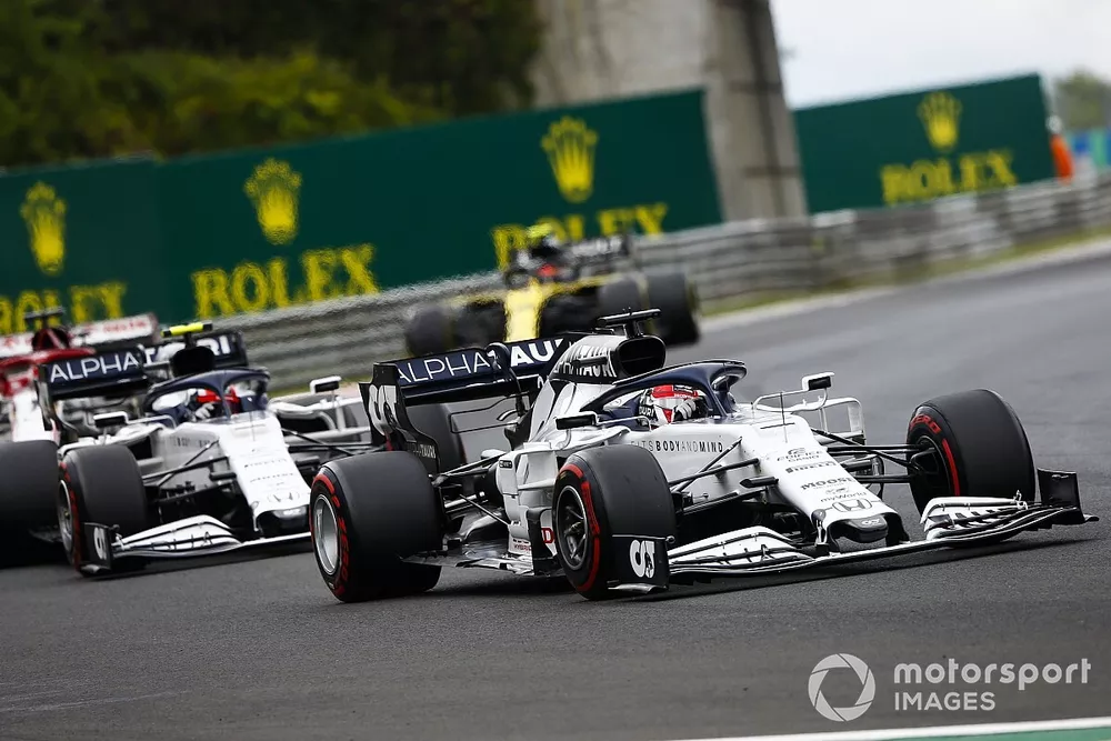 Daniil Kvyat, AlphaTauri AT01 en Pierre Gasly, AlphaTauri AT01 