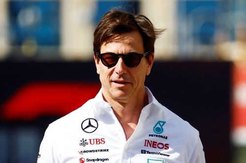 Toto Wolff en charlas para vender parte de sus acciones en Mercedes F1, que alcanza un valor récord