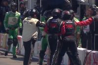 VÍDEO NASCAR: Mecânicos brigam após confusão em pit stops de Sonoma