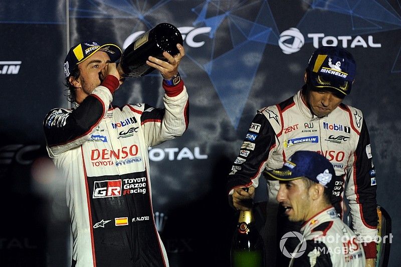 #8 Toyota Gazoo Racing Toyota TS050:  Fernando Alonso celebra