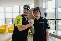 Marco Bezzecchi firma con el equipo VR46 para 2024