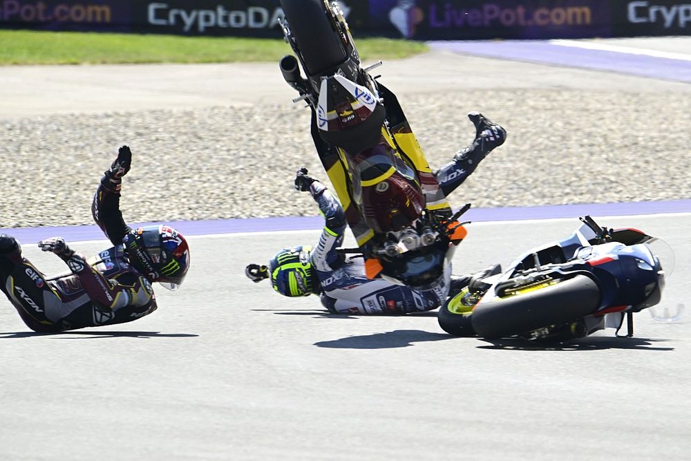 Sam Lowes, Marc VDS Racing Team, Darryn Binder, Intact GP crash