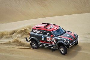 Terranova explicó que un salto en una duna fue la causa de su retiro