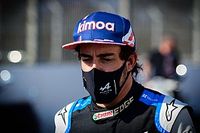 Alonso: "Est&aacute; siendo un a&ntilde;o largo, pero disfruto y seguir&eacute; apretando"