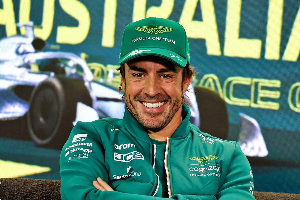 Fernando Alonso, Aston Martin F1 Team, en rueda de prensa