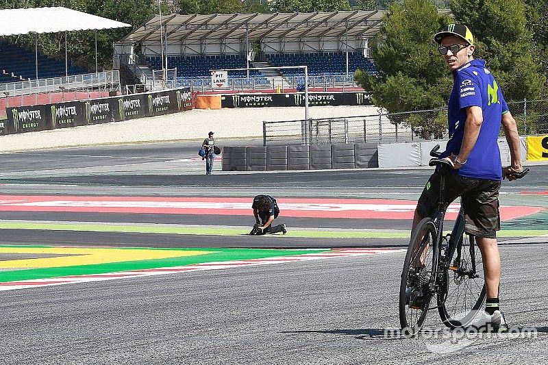Valentino Rossi, Yamaha Factory Racing en la nueva curva 13