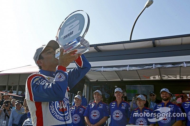 Ganador de la pole Helio Castroneves, Team Penske Chevrolet