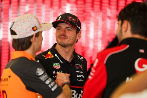 F1 - Steiner ironiza McLaren por reviravolta de Verstappen: "Regras papaia são para Max"