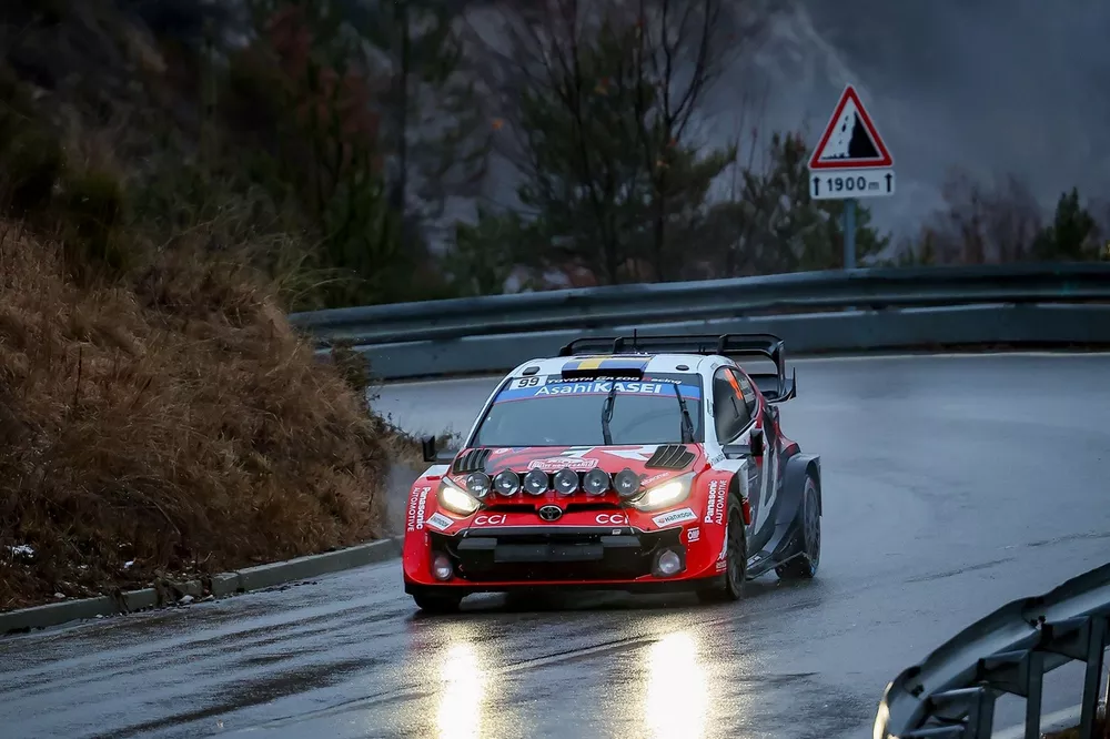Oliver Solberg, Elliott Edmondson, Toyota Gazoo Racing WRT Toyota GR Yaris Rally1