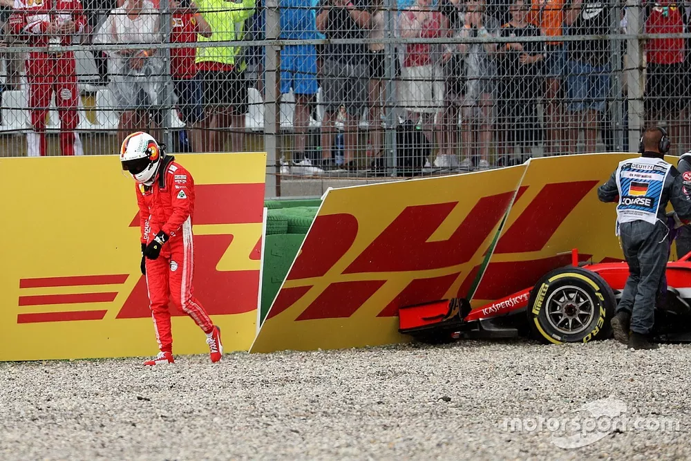 Sebastian Vettel, Ferrari SF71H revient en marchant apr&egrave;s son crash
