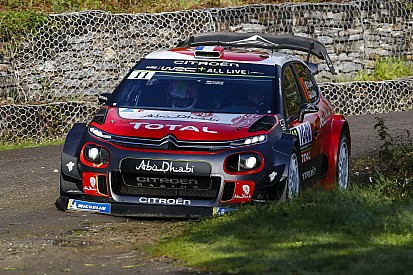 Loeb rijdt voor spek en bonen in Corsica na vroege crash