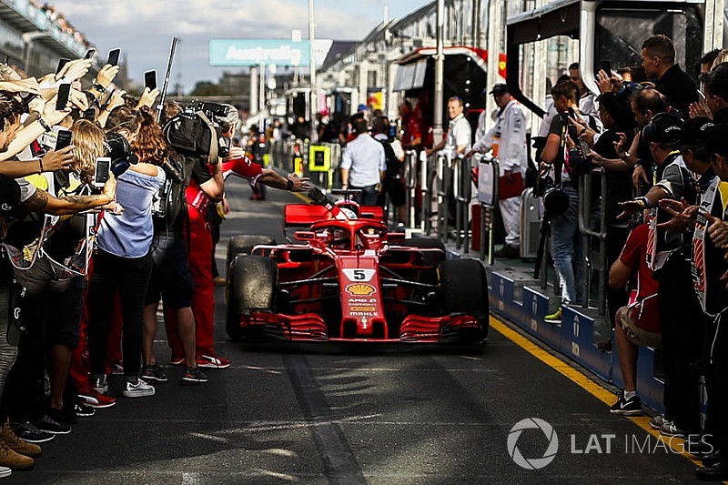Vettel: Ferrari ile yarıştığım için mutluyum